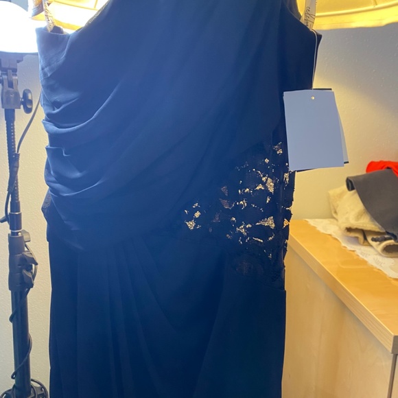 F19419 NWT Black David’s Bridal Gown - Picture 2 of 4